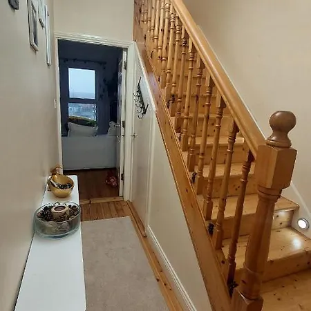 Private Double Bedroom In Front Of The Port - Homestay Galway