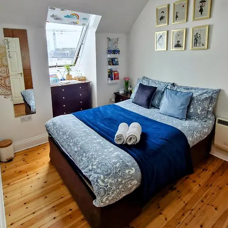 Private Double Bedroom In Front Of The Port - Homestay