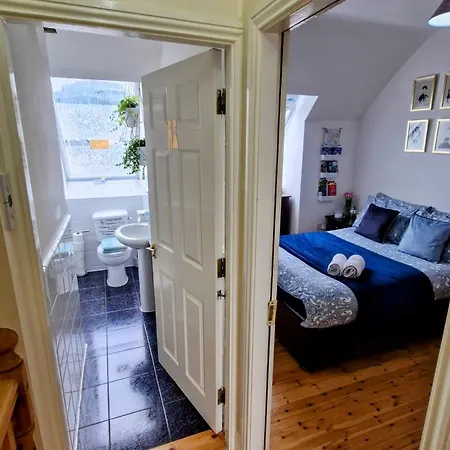 Private Double Bedroom In Front Of The Port - Homestay